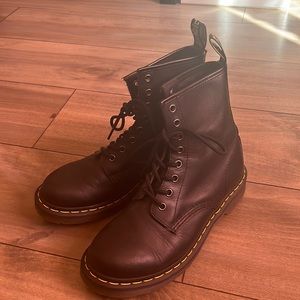 8 hole dr. martens